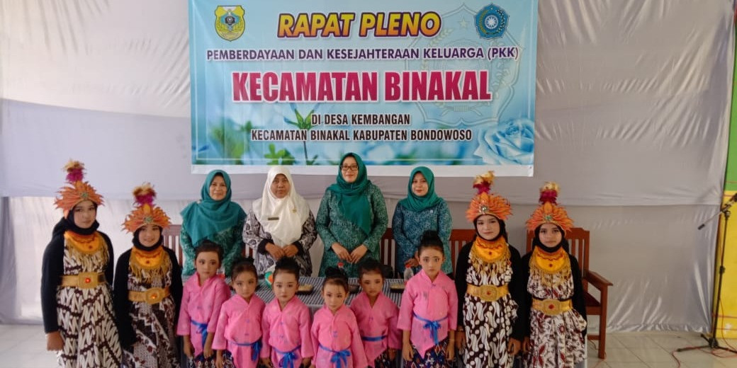 Rapat Pleno PKK - Bersama kelompok tari PAUD Tunas Harapan Rapat Pleno PKK